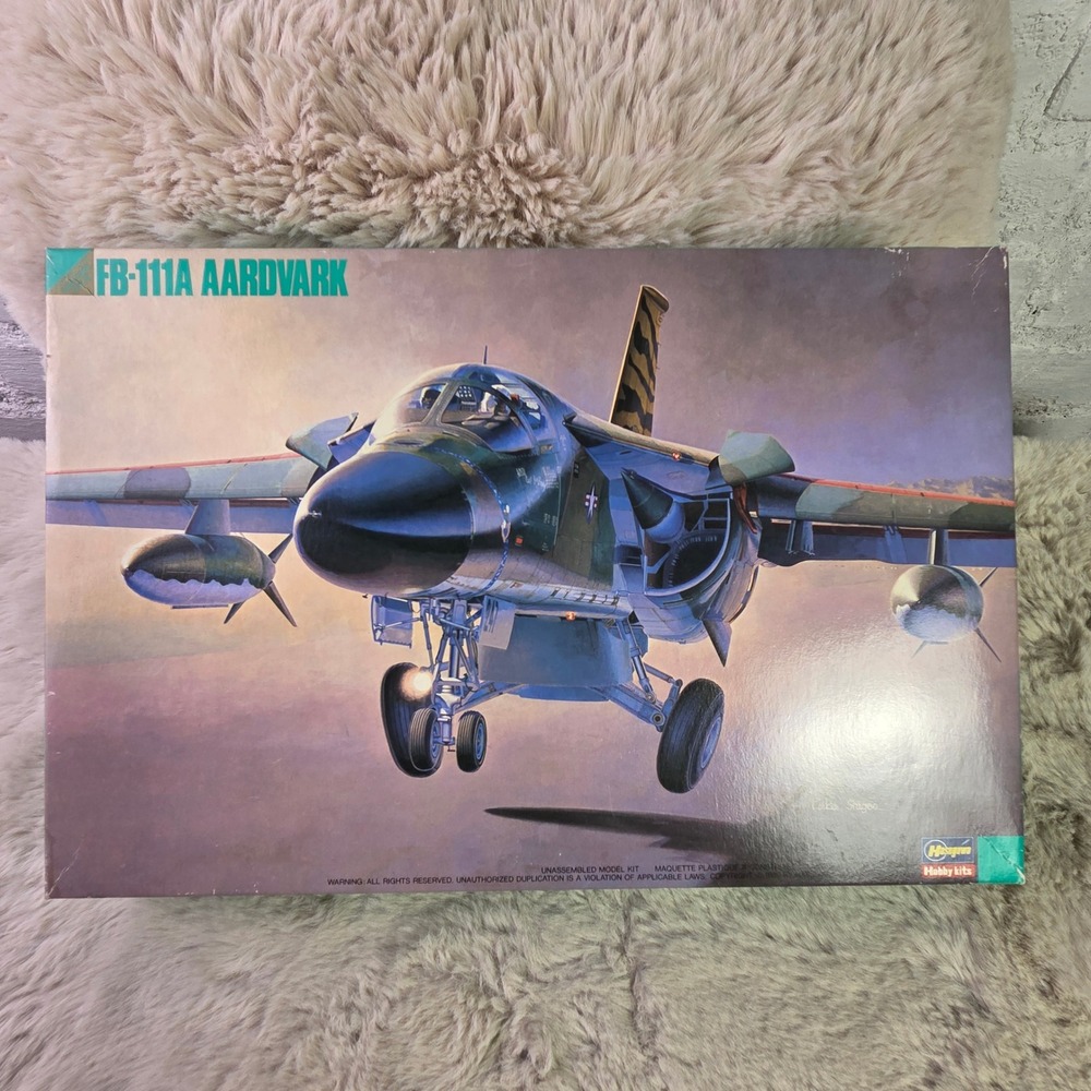 Hasegawa 1:72 FB-111A Aardvark SAC Model Kit K35 04035 USAF Bomber